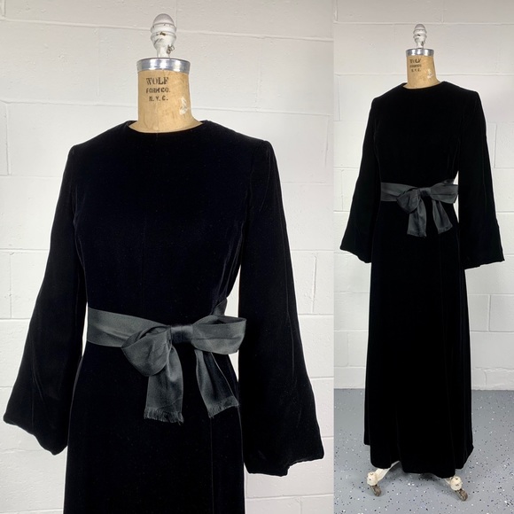 Vintage 80's Art Deco Black Velvet Long Bell Sleeve Cocktail Gown Gothic Glamour - Picture 9 of 10